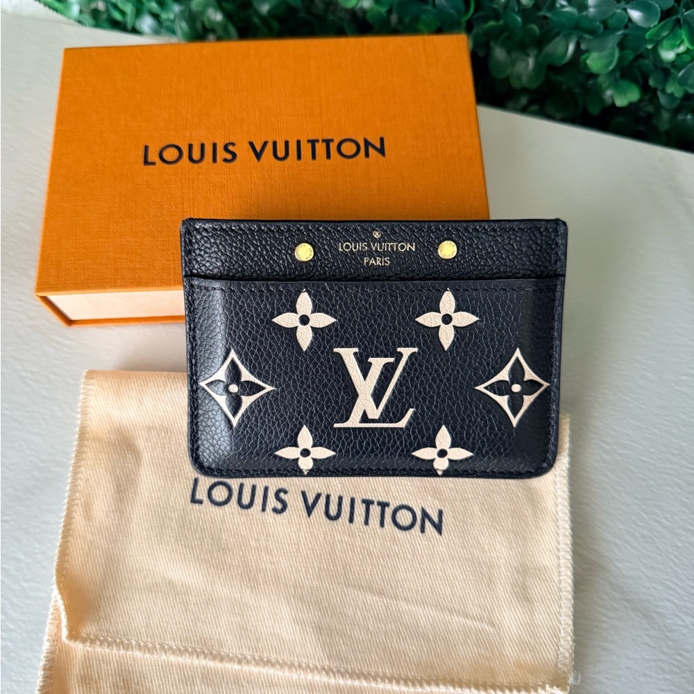 Louis Vuitton Monogram LV Card Holder in Empriente Black & Cream